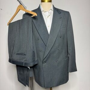 MW Vintage Mens 42R 36W Gray Pinstripe Double Breasted Two Piece Suit